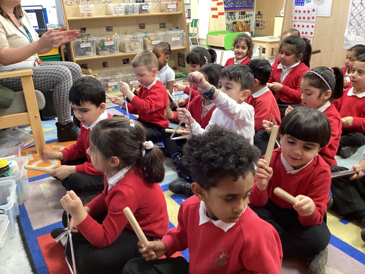 StMarysCofEPri1's tweet photo. UF have had great fun this week learning about high and low sounds and playing instruments along to some nursery rhymes #growinginwisdom #livingincommunity https://t.co/UT1UNQM7GP