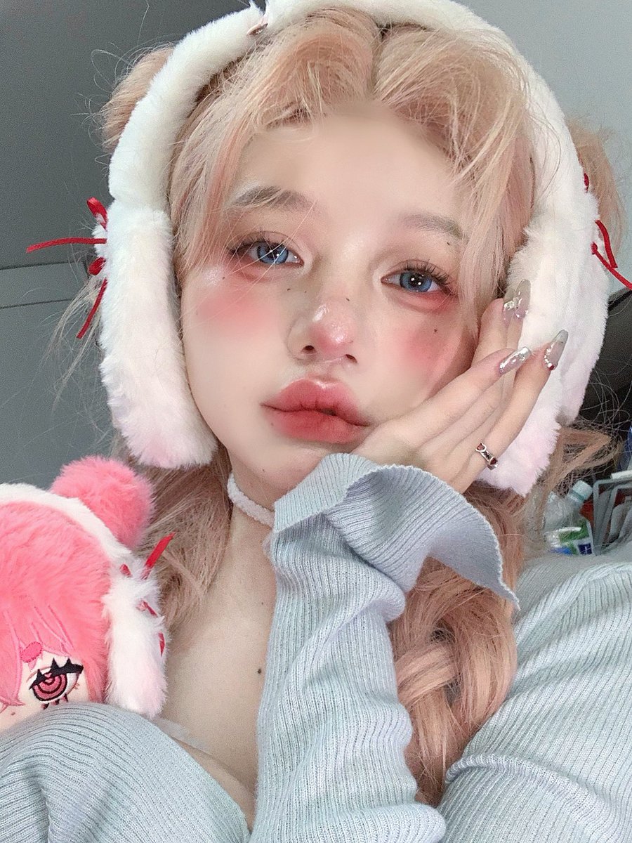 wakuwacn's tweet photo. 冻冻兔🐰
成人款耳罩是刷腮红滴 娃款是纯白色可以自己diy
📷壹拾陆
🛒WakuWa娃屋 x KV72
#wakuwa #無属性 #桃墨リズム #ぬい服 #ぬいぐるみ #dollclothes #イヤーマスク #doll #人形 #耳当て #親子コーデ #20cmdoll #ぬいママさんと繋がりたい #chinadoll #earmuff #Accessories #fashion #ootd https://t.co/CJ8cKyXMNS