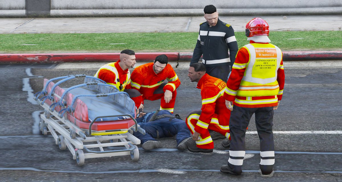 Quand les pompiers ramassent un policier municipal à la cuillère 😅

#sdcpj #PM #BMPM 
#Simulationopérationnel #GTA5