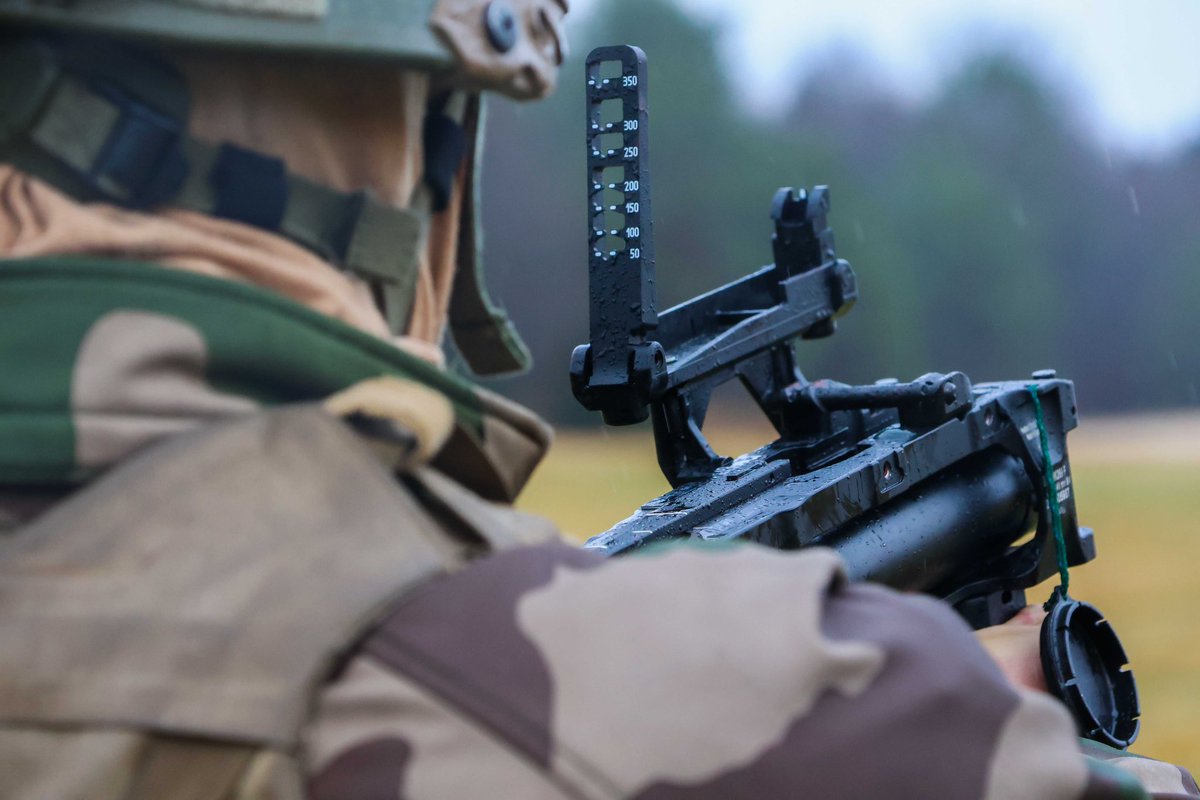 Nos sapeurs de combat en #PrépaOps 💥

Développer leurs compétences opérationnelles pour #êtreprêt 👊

Tir Lance Grenade HK269