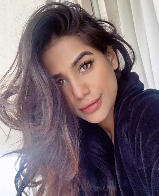 So sad to hear @iPoonampandey passed away 💔 we only spoke a couple times &hellip; you so sweet and so happy<a class="tags" href="/tag/ipoonampandey">@ipoonampandey</a><a href="/tag/poonampandey"class="tags"><span>#poonampandey</span></a>