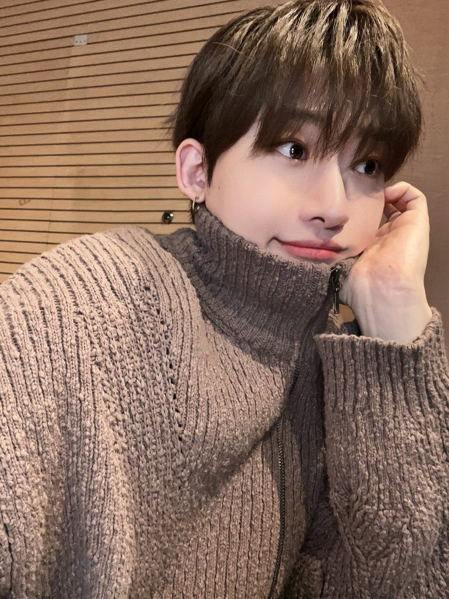 OnlyOneOfmember's tweet photo. [#유정] 가을 분위기 풍기기🍁🍂

#OnlyOneOf #온리원오브 https://t.co/dBWsNFlCOd