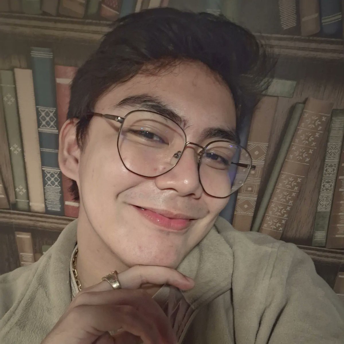 EdwinCordial's tweet photo. I'm just happy, i'm still alive :))) https://t.co/nsvskBiLV5