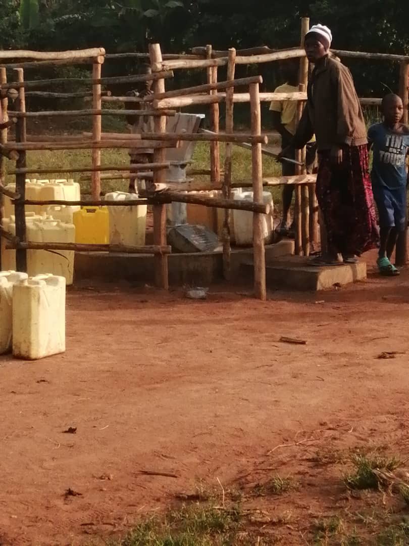 Duke_of_Ice_Age's tweet photo. For those following in the fresh water well for my friend in Uganda we minted for 70Sol in August 2023 ($1400USD).

Here are a few photos of the community benefitting from the well. All those yellow jugs is what they carry water home in.

My friend has added some rails and restrictions to prevent waste and overuse.

Proud to spend some profits to give back in this way! 

It’s not @weremeow level contribution, but it’s what I can do. RT and Tag others on #Solana who are giving back. 

#Solanagivesback #community #Giveback