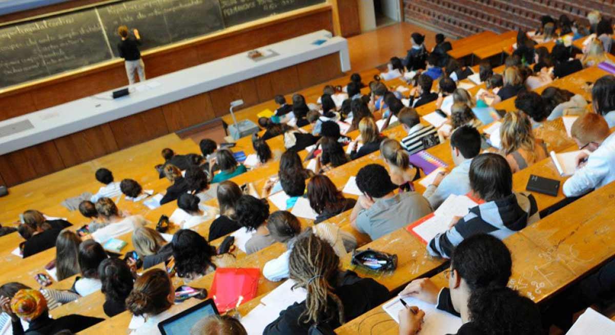 📖 L’<a href="/AVUF_officiel/">AVUF</a> propose un guide à l’attention des #collectivités en faveur de la #santé des #étudiantes et #étudiants.
↪ Ce guide présente les raisons pour lesquelles les territoires peuvent et doivent s’engager sur ce sujet.
➕d'informations : lc.cx/JW-1oO