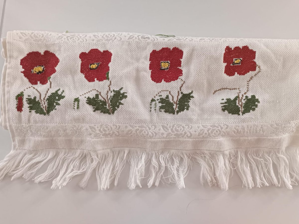 Avrupalı Türkler Topluluğu Konteyner Kentinde bulunan Aile Destek Merkezimizi kursiyerlerimizin yapmış olduğu el emeği  göz nuru ürünleri🧿

 Elbistan Aile Destek Merkezlerinde epoksi ,Tel kırma, Ahşap boyama kurslarımız devam etmektedir .