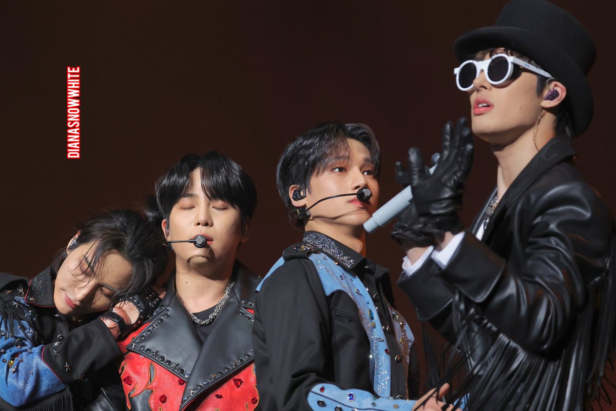dianasnowwhite's tweet photo. 240128 우영 - 콘서트 D2 📸

This was so CHAOTIC. 😂❤️
Mingi &amp; Wooyoung’s interaction while Seonghwa &amp; Jongho are… sleeping ? 😂

#WOOYOUNG #우영 #정우영 #에이티즈
#wooyoung_best #ATEEZ @ATEEZofficial https://t.co/nmU9xlYDbI