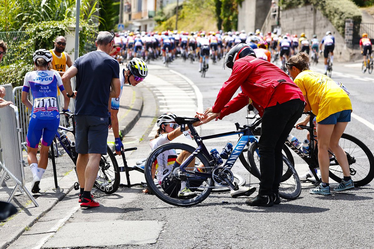 women_cpa's tweet photo. Tomorrow #CPA president #AdamHansen and #CPAwomen manager #AlessandraCappellotto will be in Prague to attend the #Safer meeting together with representatives of #UCI, #AIGCP, #UNIO and #AIOCC.
All united we are working for a safer #cycling! #WeAreTheRiders
📸 @sprintcycling https://t.co/BrUxFZX8nk