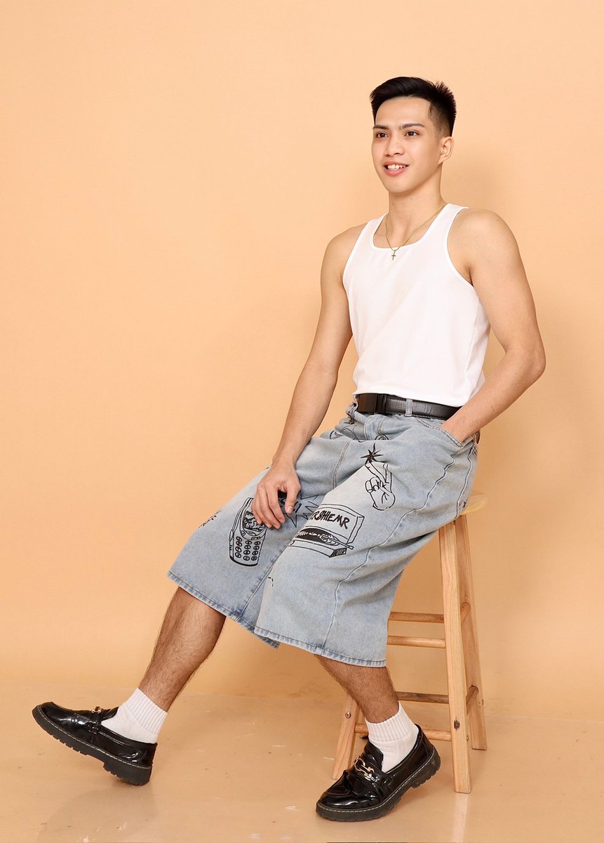jamesbalisi_'s tweet photo. +1 equal 23rd, tyL.🎈

📸: Pixverse: Self Portrait Studio https://t.co/Ro4l2lpGkr