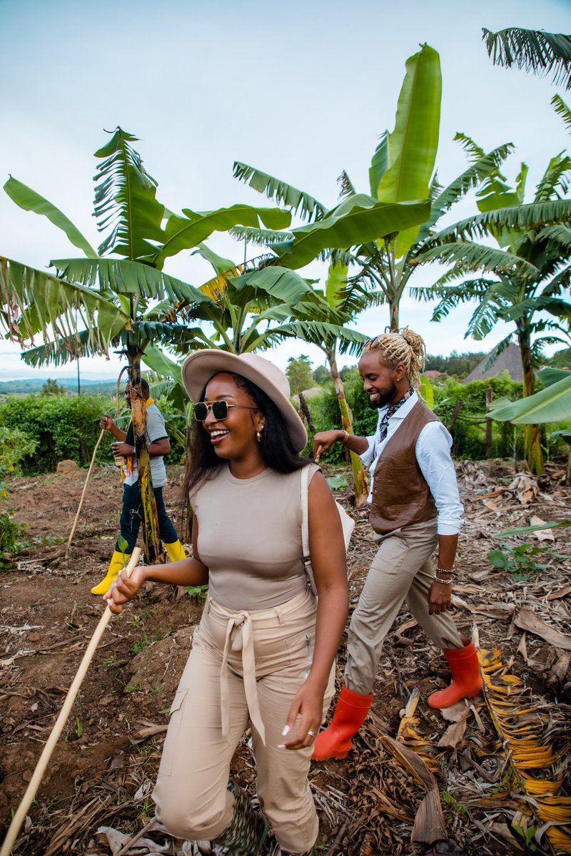 emburara's tweet photo. At our farm lodge, we offer the opportunity to learn the best farming practices in a concise and informative manner. Our focus is on sustainable and eco-friendly techniques that promote the health of the land and its inhabitants.
#lifeatthefarm #ankoleculture #farmlodge #mbarara https://t.co/ippAm3VRCK