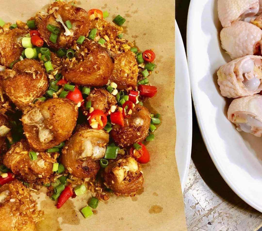 kingoffoodshow's tweet photo. 🐔🐣ជង្គង់មាន់ធំៗល្អ 
អាំងជ្រលក់អំបិលម្រេចឆ្ងាញ់ជាងគេ 
1Kg 25000

ចូល 15Kg https://t.co/1lrR0kfE8w
