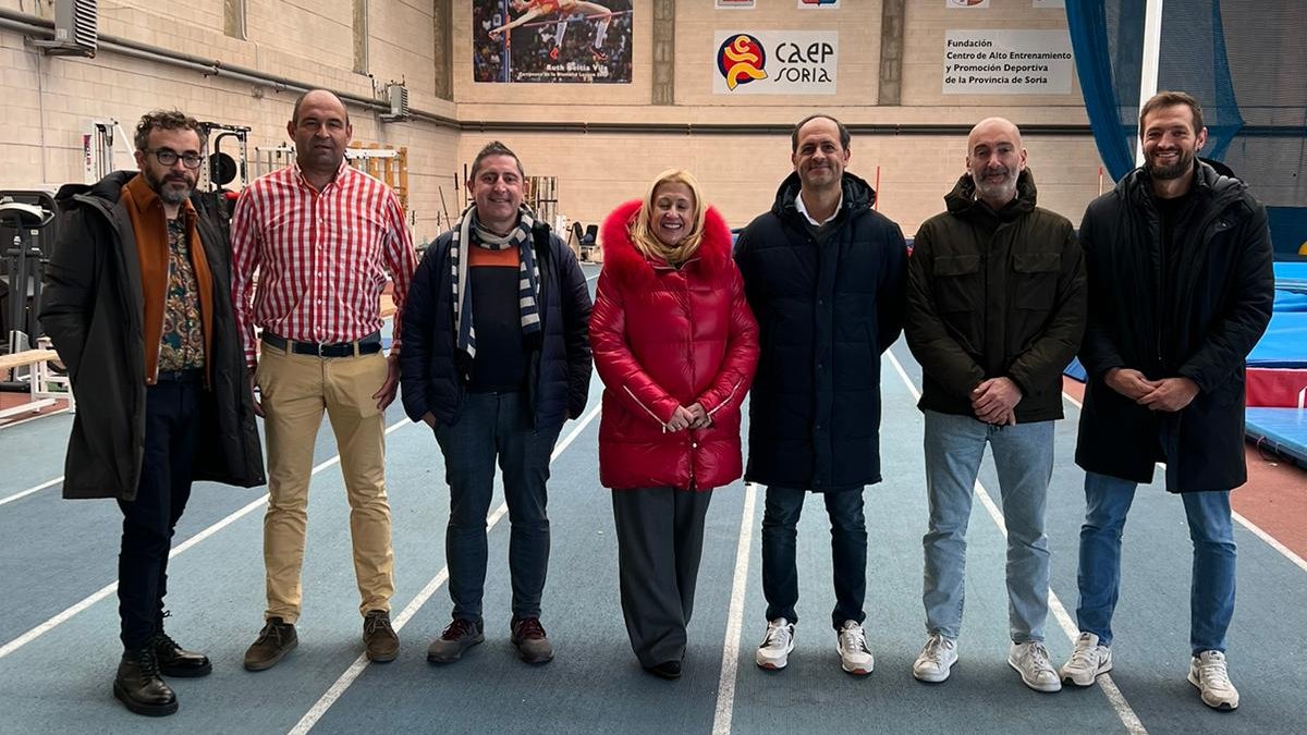 FECLEBA's tweet photo. @FECLEBA  ha participado en la reunión CAEP (Centro de Alto Entrenamiento y Promoción deportiva Soria) junto al presidente FESBA @AndoniAzurmend1, @arturoruiz74, y patronos  @AytoSoria, @dipsoria y @jcyl, para implementar un nuevo programa de tecnificación en Soria. @BadmintonESP https://t.co/rAal6qFGp3