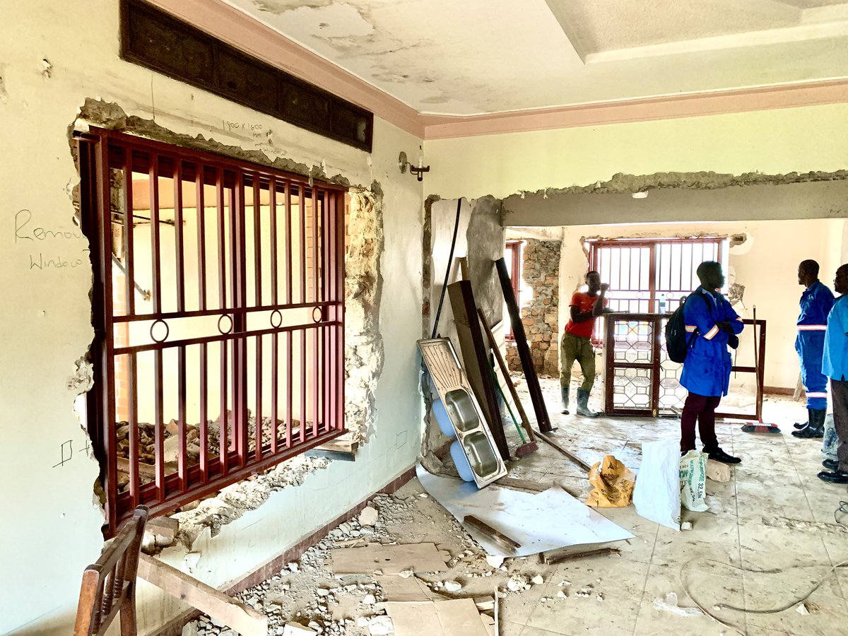 HRS_ug's tweet photo. Step-up that old fashioned house today.
Elevate the quality your living standards by uplifting your living space. 
Modernize your house design and plan with us today. @HRS_ug got you covered. https://t.co/JdIVTZ60W3