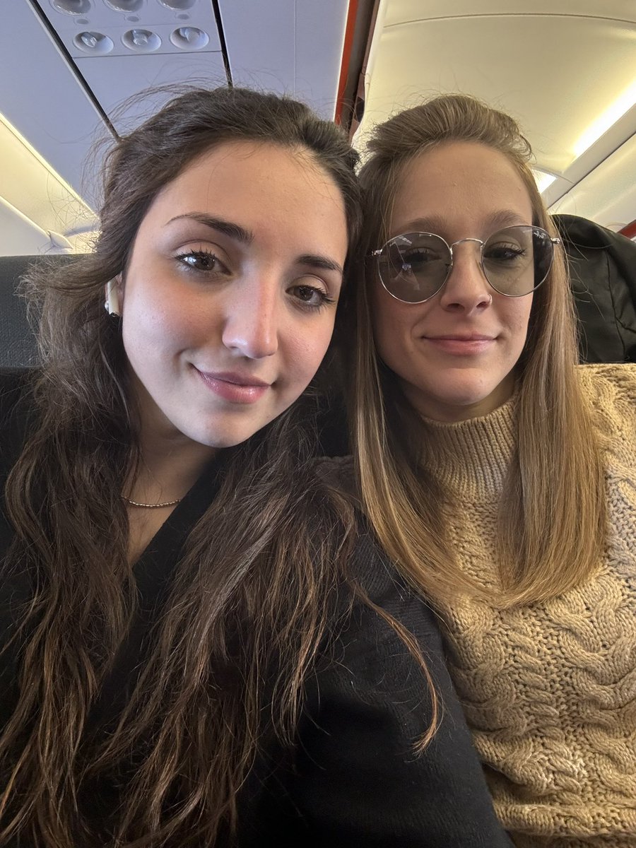 Arriviamo Lisbonaaaa🇵🇹🔥
<a href="/LauraPausini/">Laura Pausini</a> ♥️