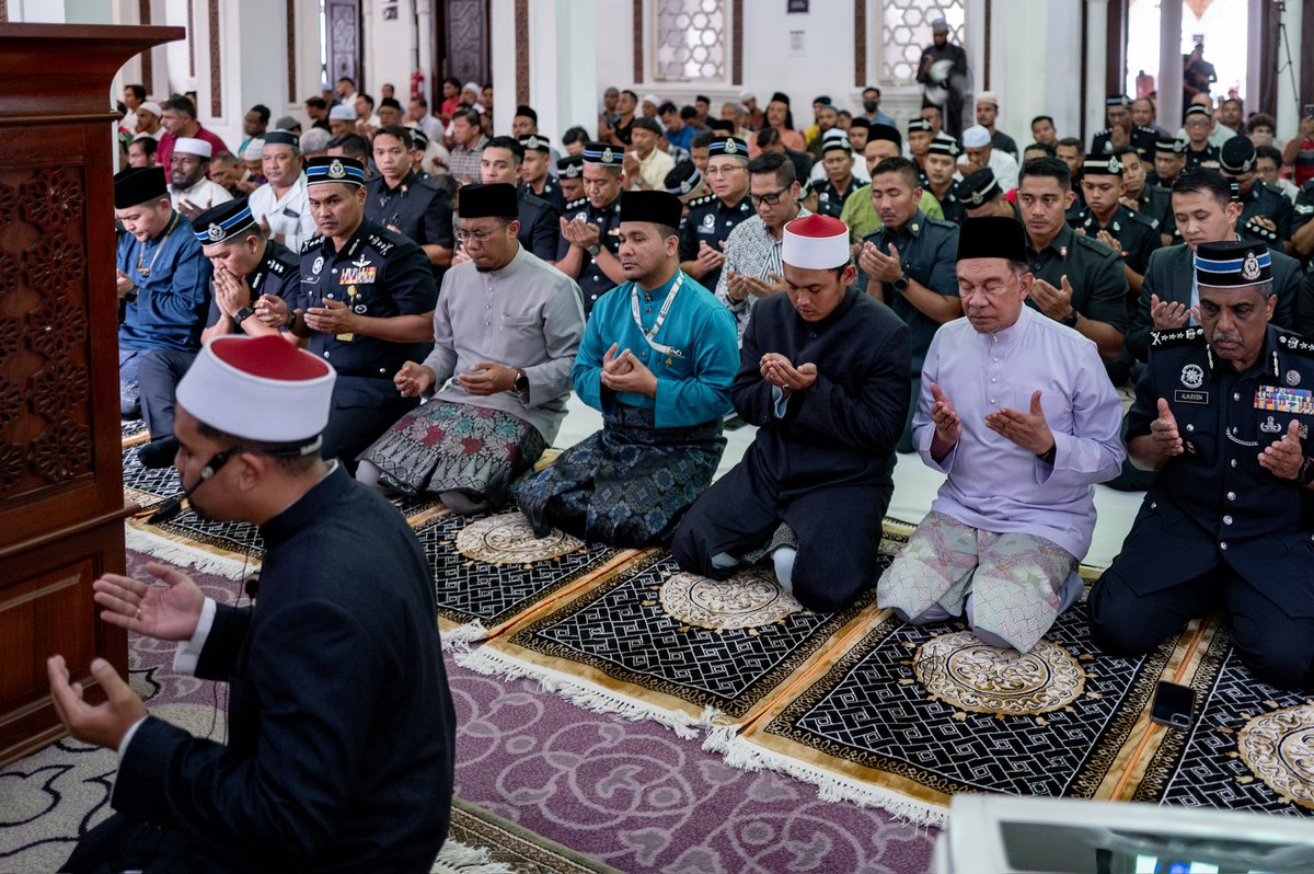 Anwar Ibrahim tweet media