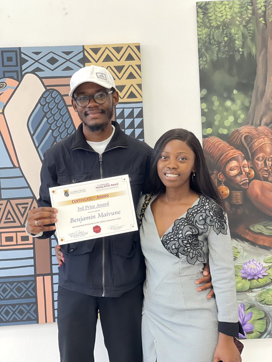 willabenjaminM's tweet photo. the awarding ceremony at Lechwe Trust Art Gallery 🇿🇲❤️ I am truly honored to have been recognized and awarded by an art gallery of this caliber 🙌🏽 https://t.co/BUIcXgNl4K