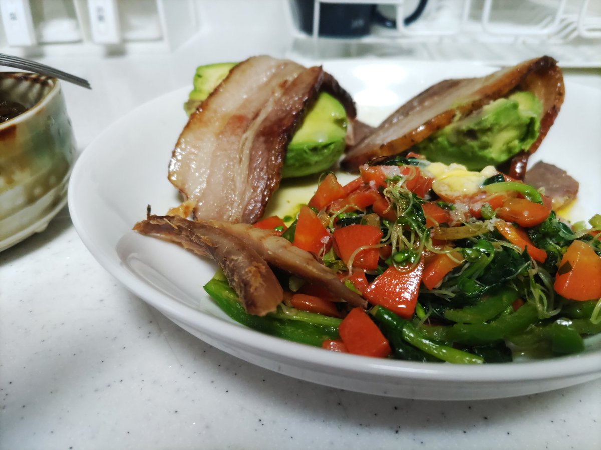 yokolab01's tweet image. 《今日の自炊》
新しく、ルッコラとブロッコリースプラウトを使ってみた👨‍🍳