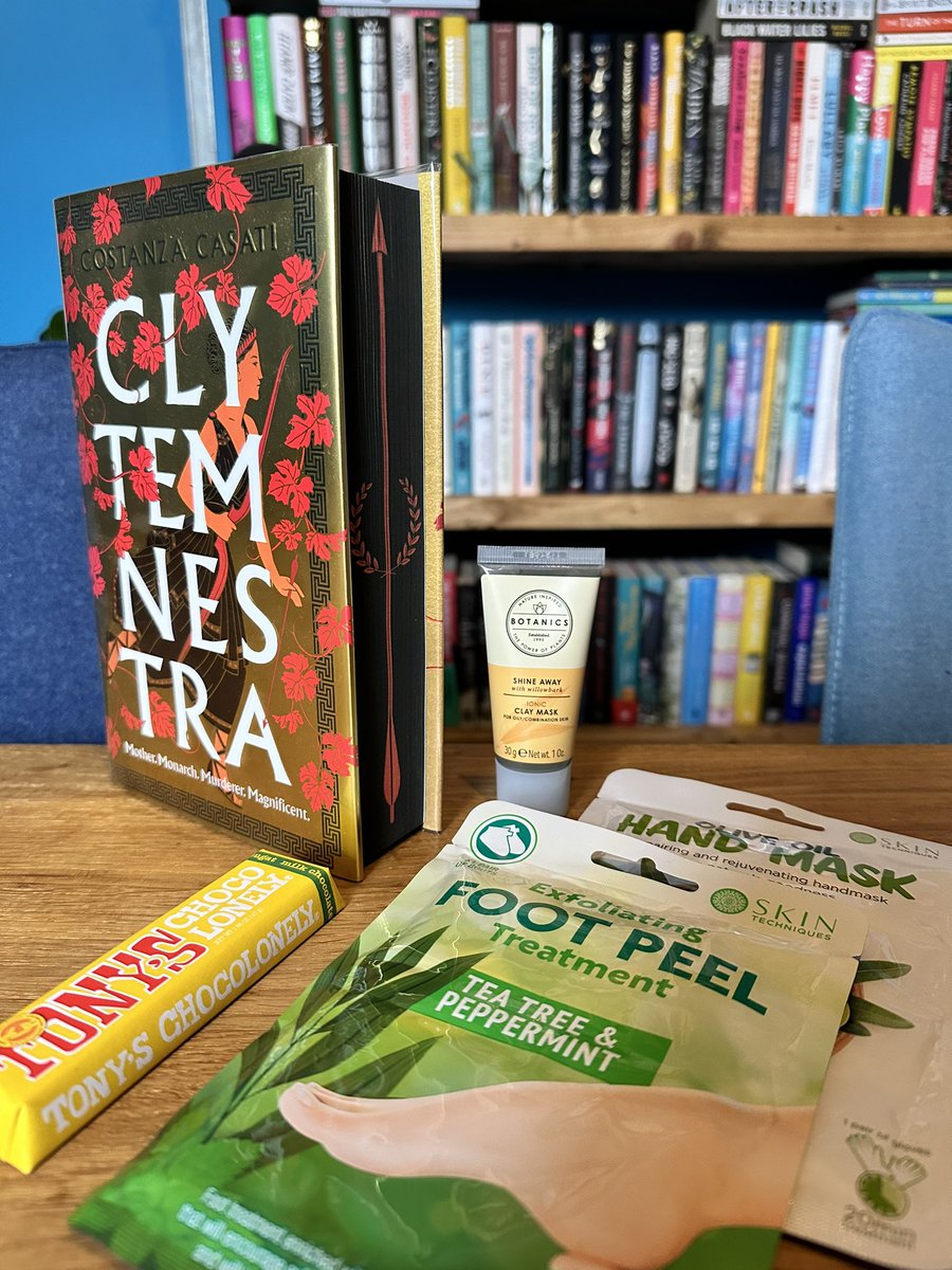 Time for another giveaway! This time a Goldsboro books limited edition of #Clytemnestra, chocolate &amp; some pampering treats! 🙌🏻

To enter, follow me, RT this tweet &amp; reply #bookgiveaway below. 

UK only, entries close midnight 9 Feb. Good luck! 🤞🏻