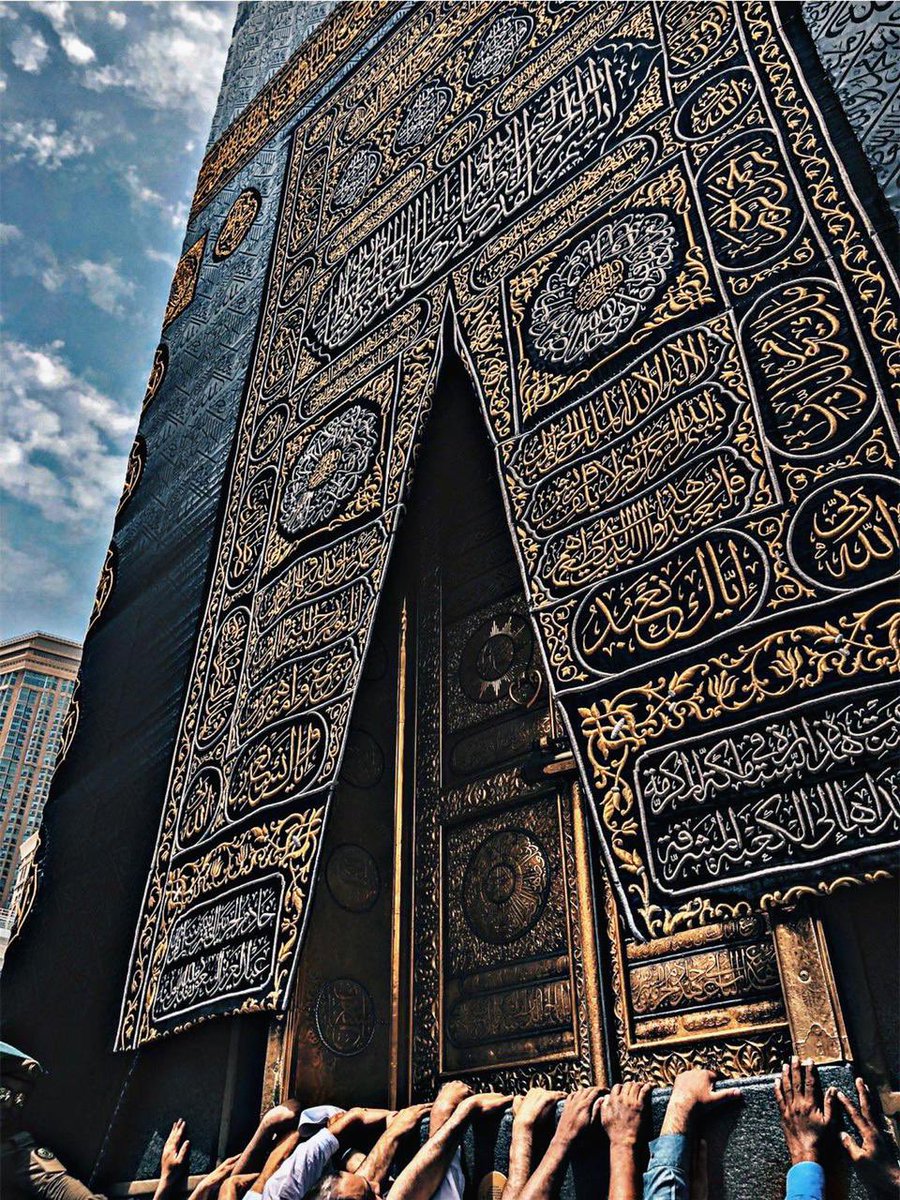 HolyMakkah01's tweet photo. جب حُسن اور ہیبت ایک ہو جائے۔ https://t.co/8tKBtbYXVL
