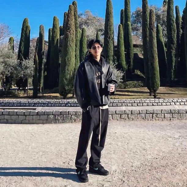EB0YRM's tweet photo. boyfriendest boyfriend to ever boyfriend https://t.co/RVFKRqZEIb