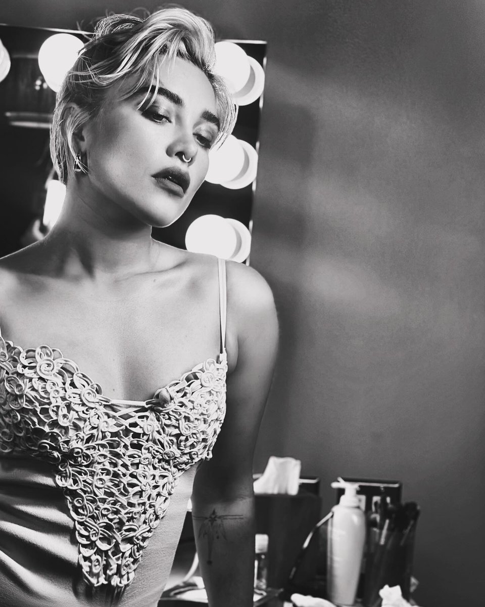 bestofpugh's tweet photo. florence pugh for jimmy kimmel live https://t.co/F4iWi7y9P7