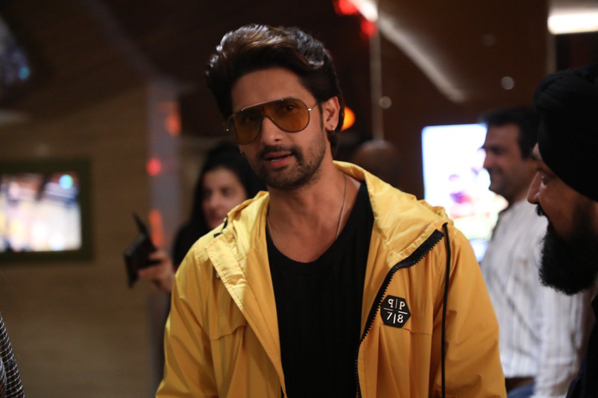Yoodlee Films (@yoodleefilms) on Twitter photo #Warning2 screening in Mumbai π₯
Book your tickets today, #Warning2 β οΈ in cinemas near you! π₯
<a href="/GippyGrewal/">Gippy Grewal</a> <a href="/jasminbhasin/">Jasmine bhasin</a>
@Princekanwali1 #Amarhundal
<a href="/RahulDevRising/">Rahul Dev</a> #dheerajkkumar <a href="/raghveerboli/">Raghveer Boli π€‘</a> <a href="/humblemotionpic/">HumbleMotionPictures</a>
<a href="/Warning_humble/">Warning</a> <a href="/saregamaglobal/">Saregama</a> #Warning2 screening in Mumbai π₯
Book your tickets today, #Warning2 β οΈ in cinemas near you! π₯
<a href="/GippyGrewal/">Gippy Grewal</a> <a href="/jasminbhasin/">Jasmine bhasin</a>
@Princekanwali1 #Amarhundal
<a href="/RahulDevRising/">Rahul Dev</a> #dheerajkkumar <a href="/raghveerboli/">Raghveer Boli π€‘</a> <a href="/humblemotionpic/">HumbleMotionPictures</a>
<a href="/Warning_humble/">Warning</a> <a href="/saregamaglobal/">Saregama</a>