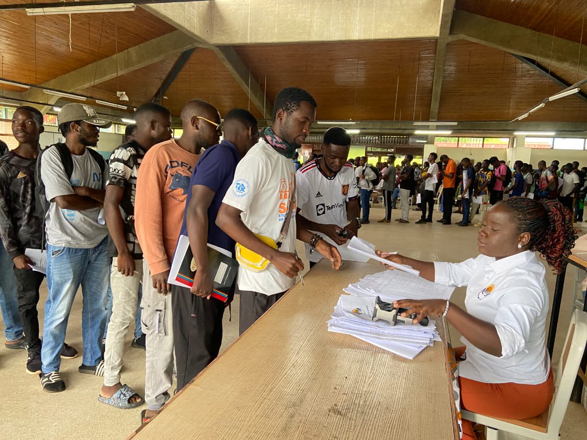 HESLGB1's tweet image. This is a loan contract signing between loan beneficiaries and HESLGB, where the beneficiary accepts the terms and conditions of the loan. This process, commonly referred to as #bonding, precedes disbursements of both tuition and up-keep loans #MUBAS