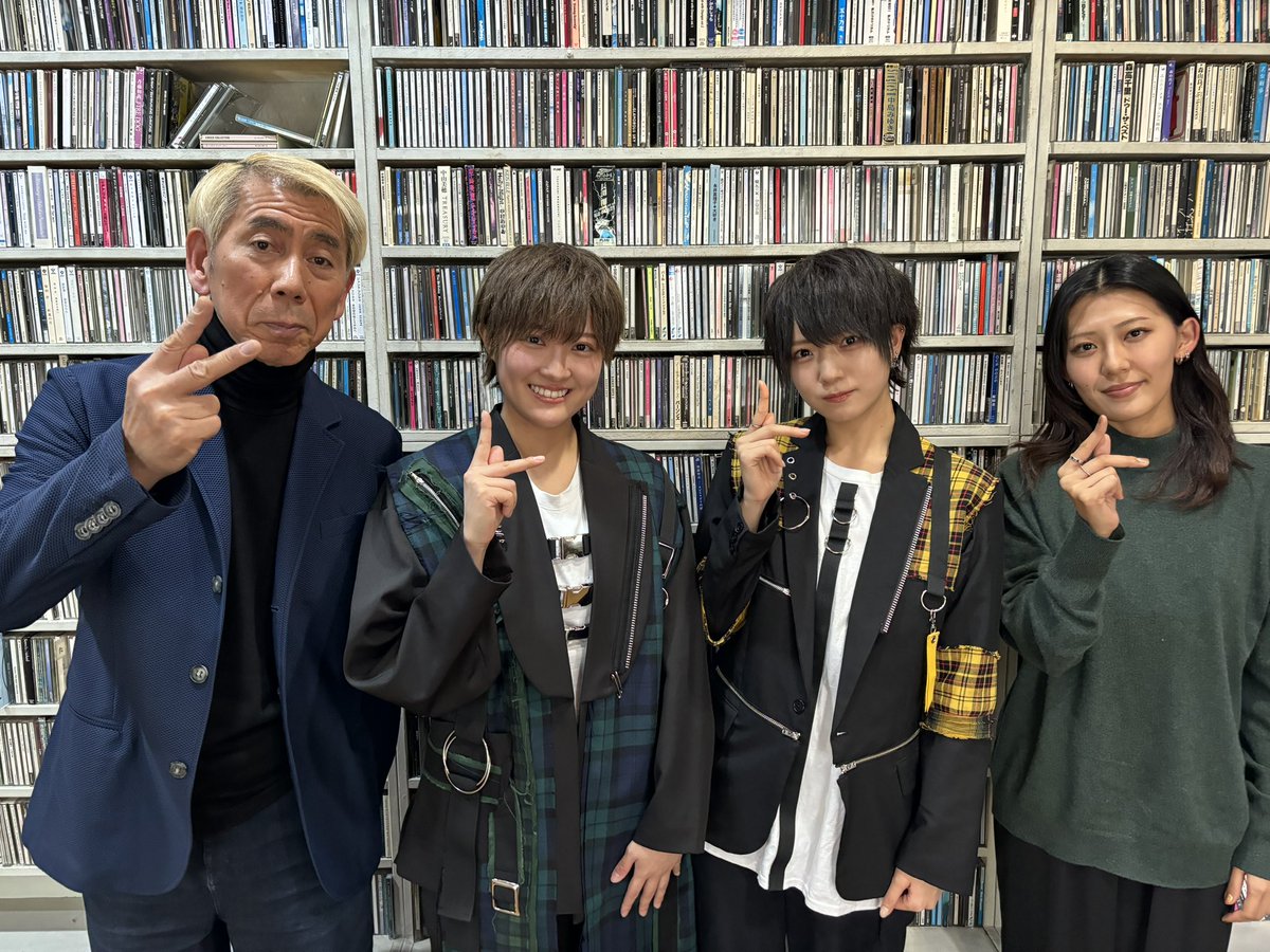 Sinra_banshow's tweet photo. 2/3～の放送📻￼ 
ゲストに男装ユニット #PippingHot から
#逢坂朔玖 さん  #碇たくみ さんをお迎えします👏
間もなくユニット解散を迎えるお2人の心境も伺います。
さらに皆さんから頂いた質問にも答えて頂きましたよ。お楽しみに！
#吉田照美 
#犬塚ヒカリ https://t.co/zY7zhDTJOt