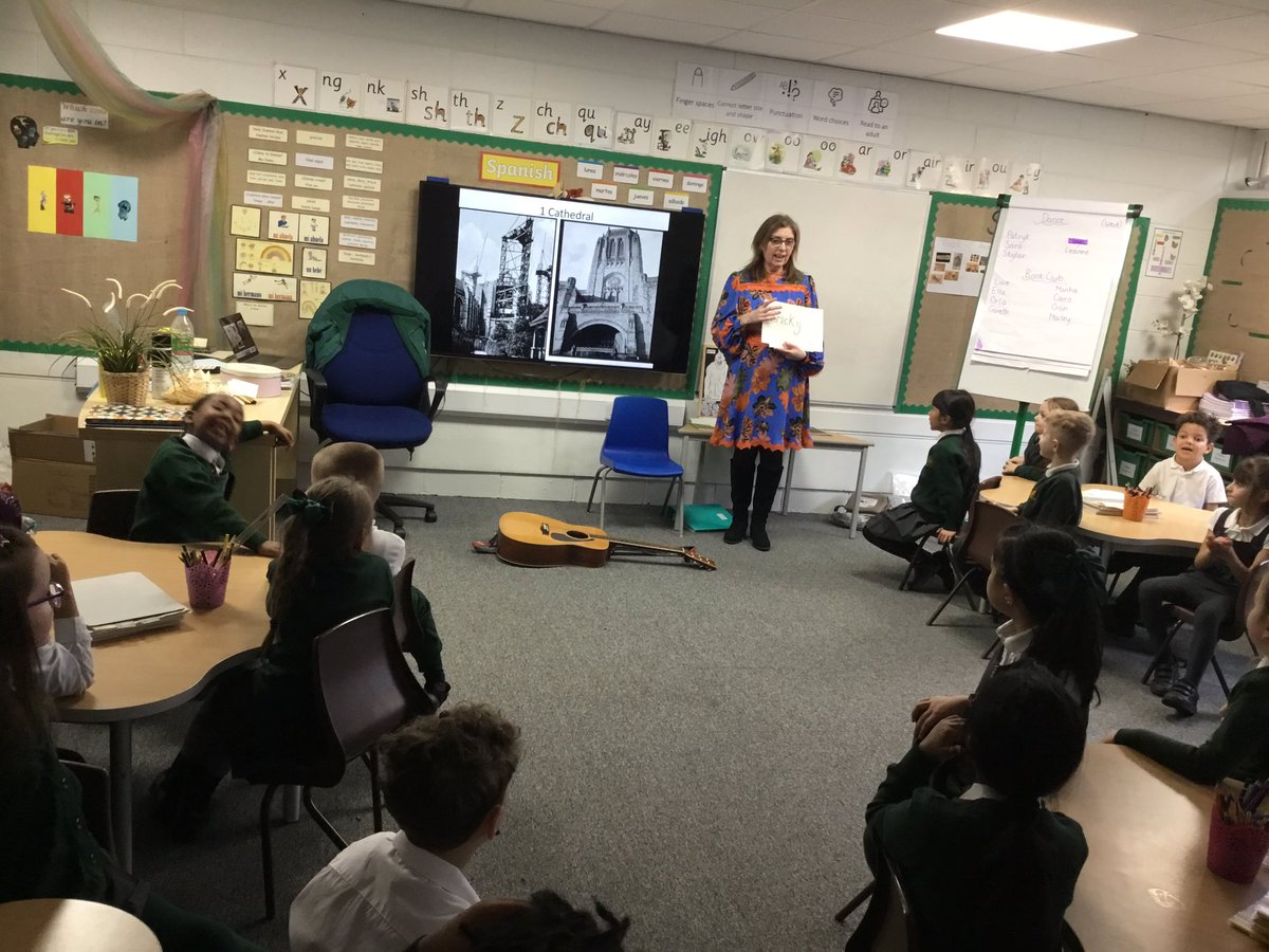 On Wednesday we were lucky enough to be visited by the author to our class story Mudlarks! We have really enjoyed reading this as part of our History topic, reading about different children living in Liverpool in 1912 and visiting places in our local area 😁