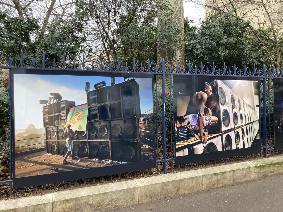 rbrunella's tweet photo. Expo #photograghy du plus carioca des french photographe @VinceRosenblatt sur les grilles de la tour Saint Jacques #paris #funkeiros #soundsystem #favela #bresil 👏🏻 https://t.co/75DrxUUNzw