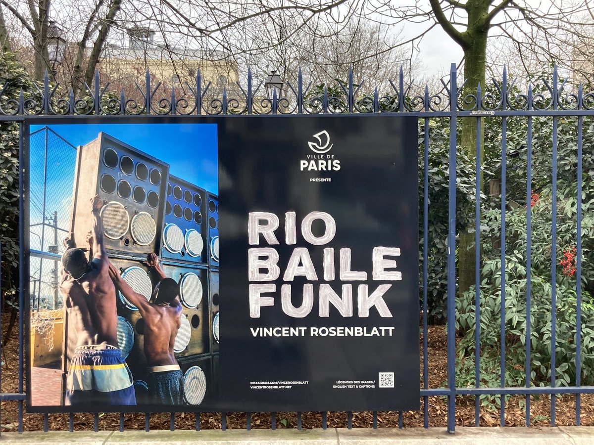 rbrunella's tweet photo. Expo #photograghy du plus carioca des french photographe @VinceRosenblatt sur les grilles de la tour Saint Jacques #paris #funkeiros #soundsystem #favela #bresil 👏🏻 https://t.co/75DrxUUNzw