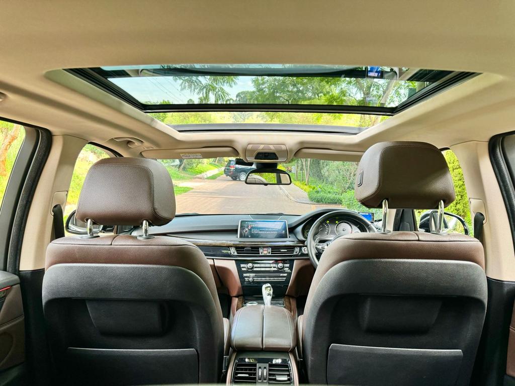 car_soko's tweet image. 2016 BMW X5 Xdrive35d #FreshArrival 🔥Choice of Four Units ✅ 
Price ; Kshs. 6,199,999
Reservations ; 0702 12 12 12 or 0795 444 111 

Check out our current and incoming stock at CARSOKO.NET