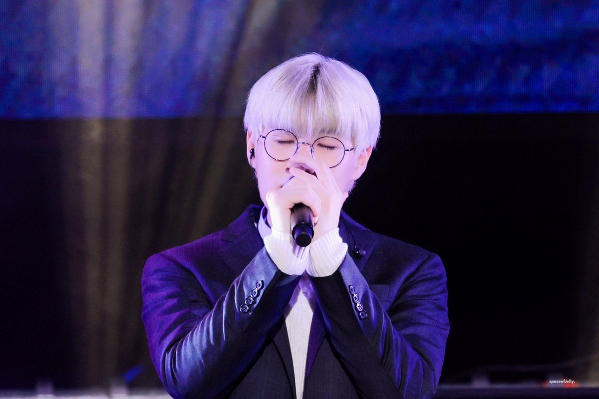 jellyoney's tweet photo. [4K] 231230 T1CON
 All Oner fancam at T1CON 2023

-  사랑했나봐 (I GUESS I LOVED YOU ) - COVER
🔗https://t.co/0HwhVDJSM1

-오랜 날 오랜 밤 (LAST GOODBYE ) - COVER
🔗https://t.co/AqleUqmGK8

-인사 - COVER
🔗https://t.co/LLSdT8cXIC

#ONER #오너 #문현준 https://t.co/7LtQx0TNrX