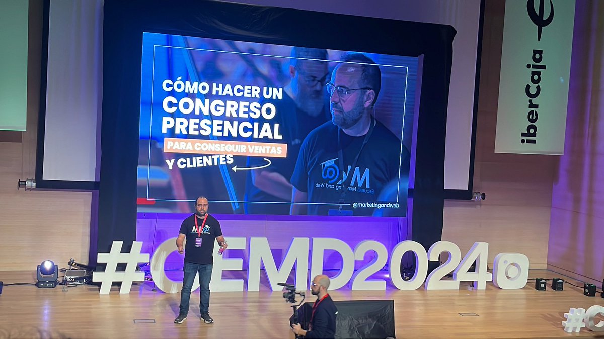 Empezamos con la primera ponencia de la mañana, con un ponente de primera <a href="/miguelfloro/">Miguel Florido</a> <a href="/escuelamktweb/">Escuela Marketing and Web 🎓</a> y su ponencia “cómo hacer un congreso presencial y conseguir ventas y clientes” en el <a href="/CEMKTD/">Congreso Extremeño de Marketing Digital⚡️CEMD2024</a> #CEMD2024 👏👏👏