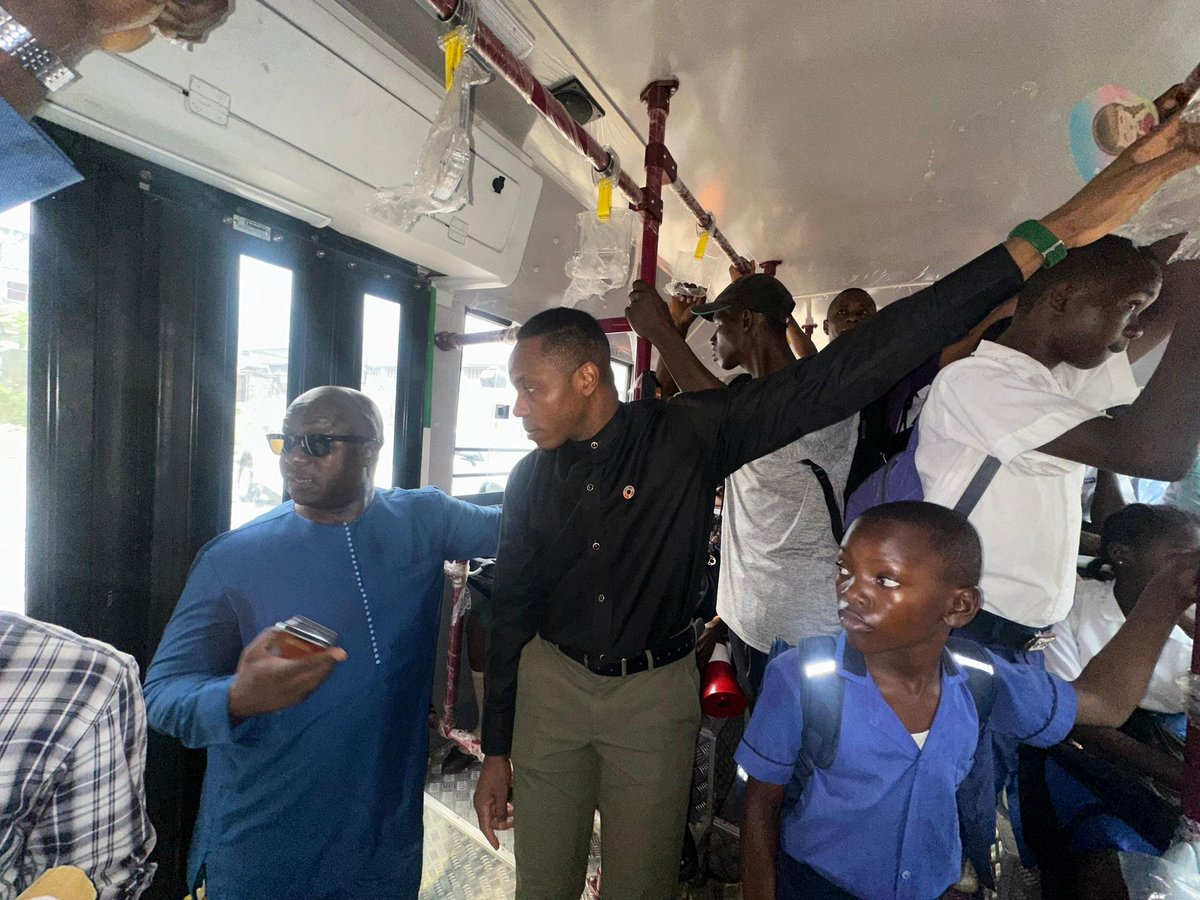 dsengeh's tweet photo. The Ministry of Transport and their leadership and implementing a big social change in the city- mass transit in major corridors. This has meant a better flow of traffic for all, safer roads, new policies, more jobs, and more. It’s bigger than buses. Support them. #WeWillDeliver https://t.co/HgctfetlSt