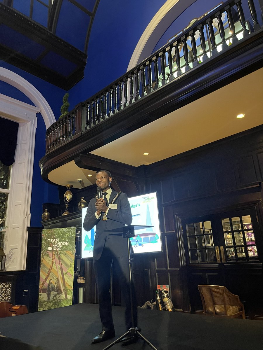 💚 Last night we celebrated the achievements of our community &amp; officially launched our Decarbonisation charter! Thank you London Bridge businesses for committing to making the area a more sustainable place to do business 💪 Find out how you can join us: teamlondonbridge.co.uk/decarbonisatio…
