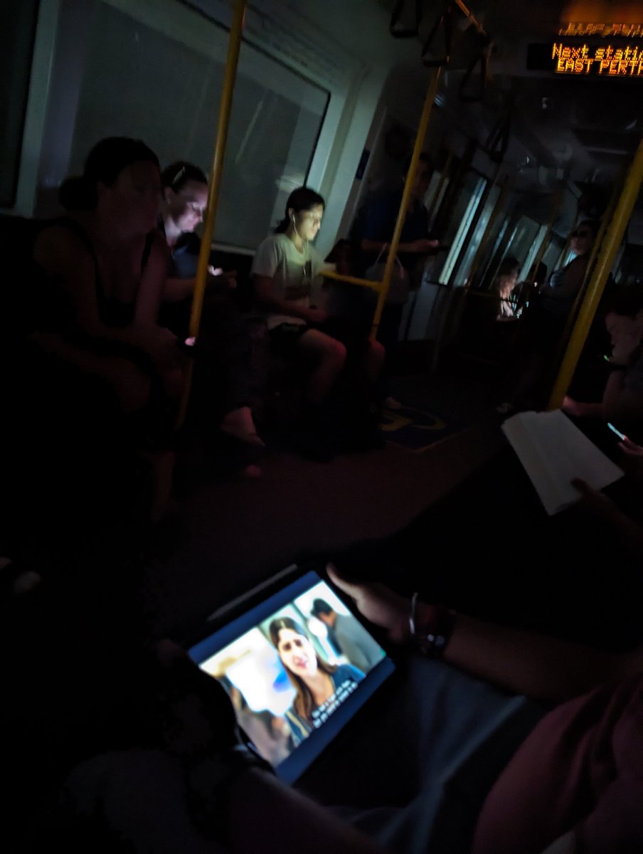 Midland line is so povo that we don't even get lights anymore