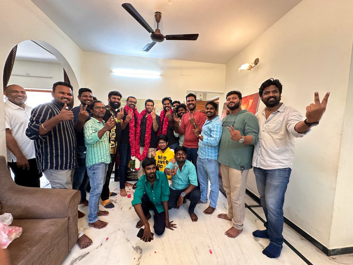 itisprashanth's tweet photo. V for Victory . V for #VadakkupattiRamasamy ! https://t.co/YuxNDfTxlX