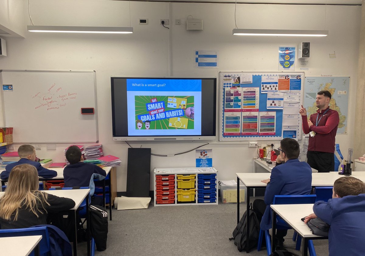 HighfieldLA's tweet photo. To be the #LeaderOfYourLife you need to set goals and 'plan, do, review'. This morning in tutor time we are thinking about how our #ShineLikeAStar leadership goals will help us to improve our learning, behaviour and wellbeing and service to our communities. #BeYourBest #Ambition https://t.co/nZGMG6knYx