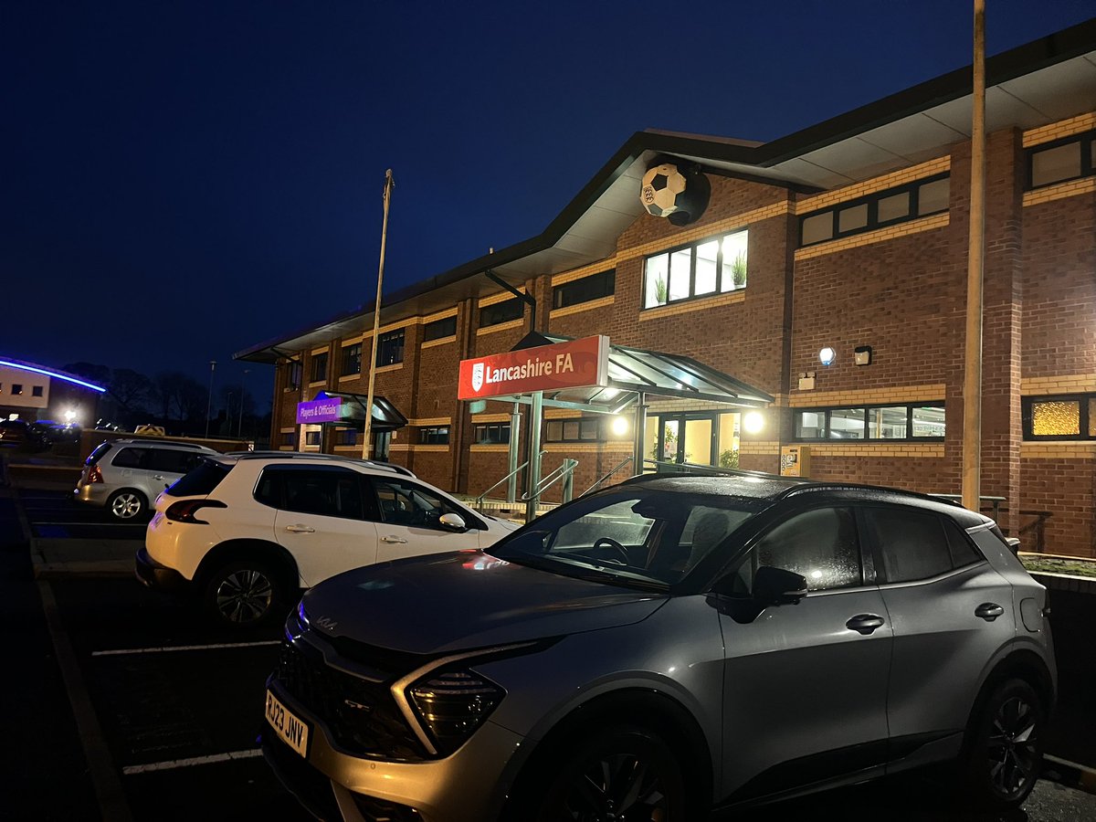 Whitehead & Howarth tweet media