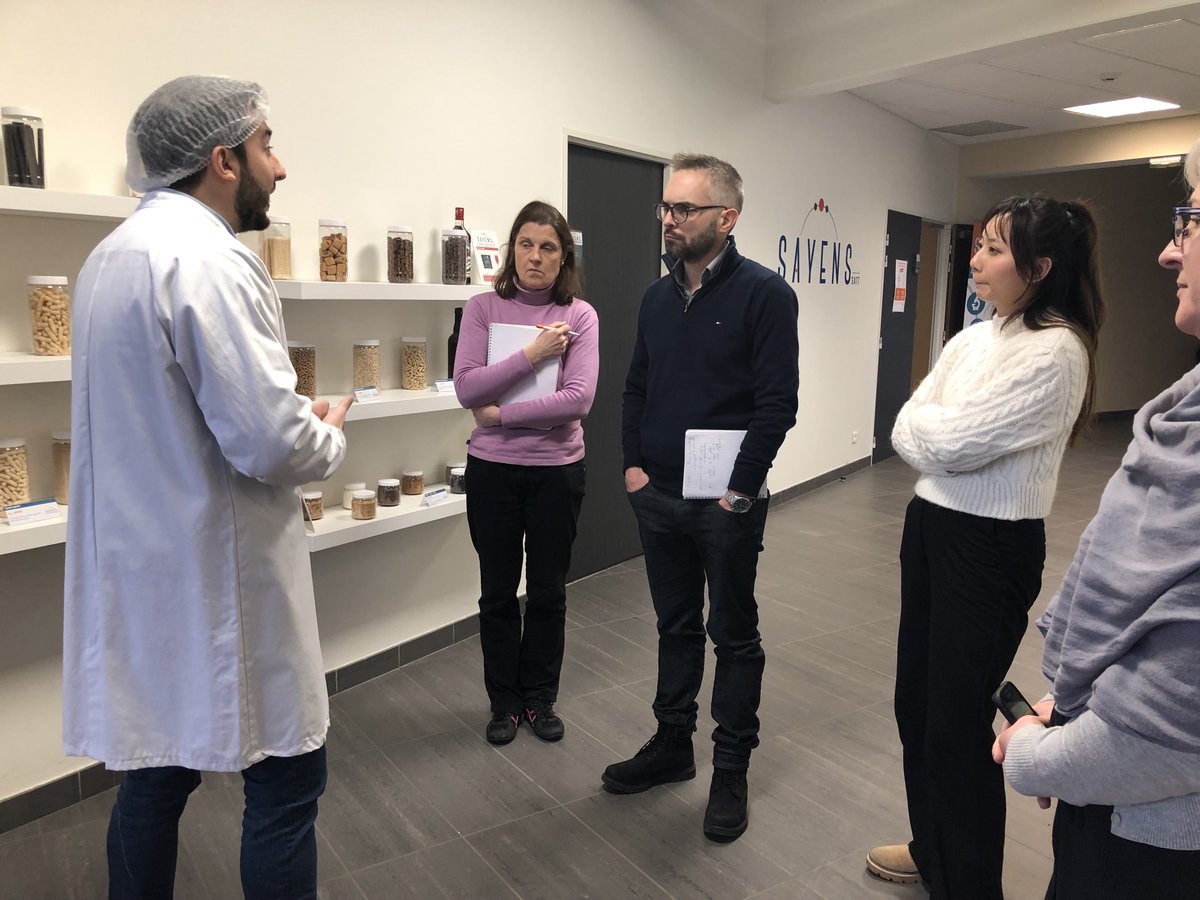 Retour en images sur la matinée avec les journalistes de la <a href="/Revue_Ria/">RIA</a> ➡️Visite de la Halle de Techno Agroalimentaire de l’<a href="/uB/">UB</a> et présentation de 2 projets #Letsproseed et #pulpfiction présentés des chercheurs de l'<a href="/InstitutAgroDjn/">L'Institut Agro Dijon</a> et de l'@INRAE
+ info👉 sayens.fr/actualites/ent…