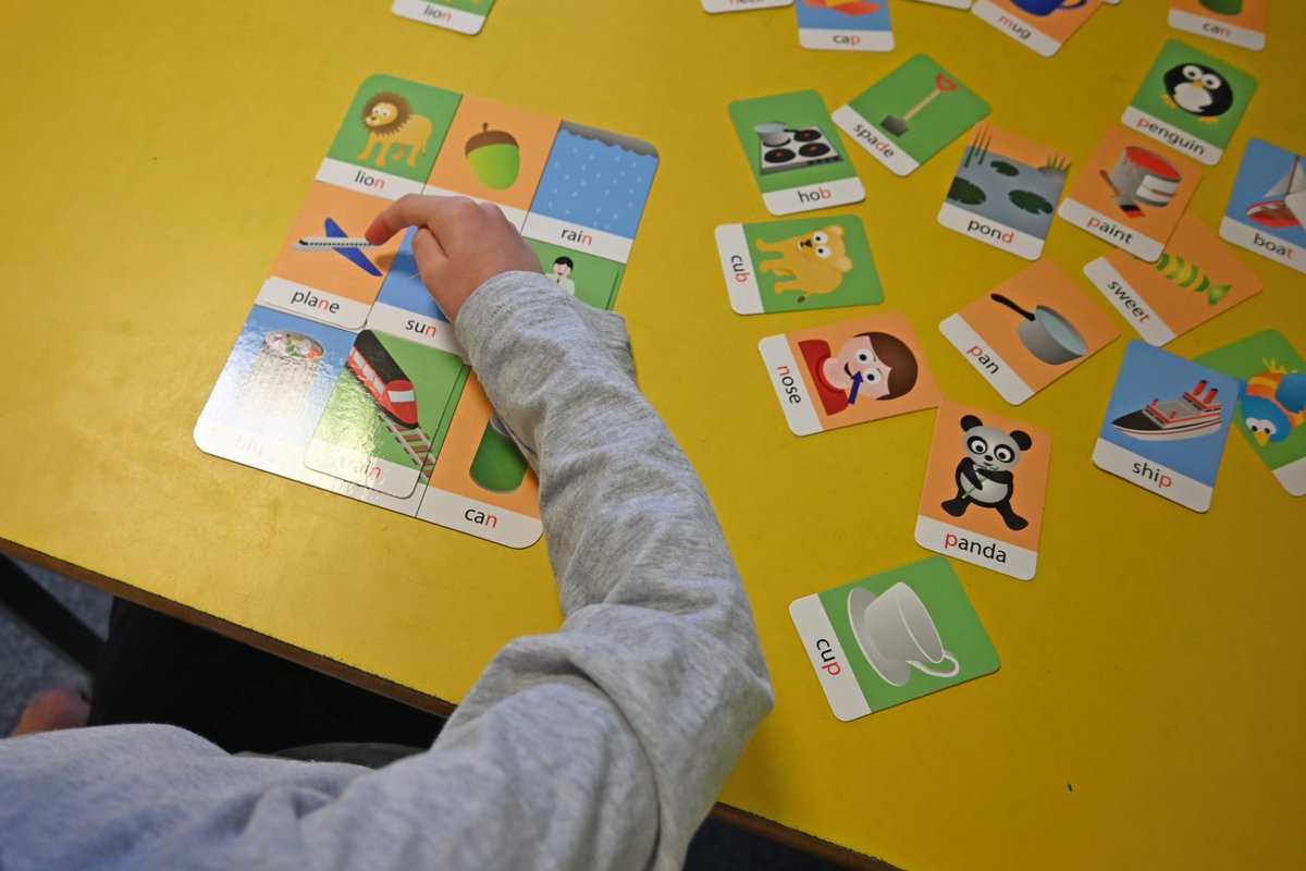 TigersNurseries's tweet photo. Matching and sorting helps us to develop our maths skills and problem solving skills for the future. They help us to concentrate for longer periods of time. #NDNA #EYFS https://t.co/DeKbDpSKvr