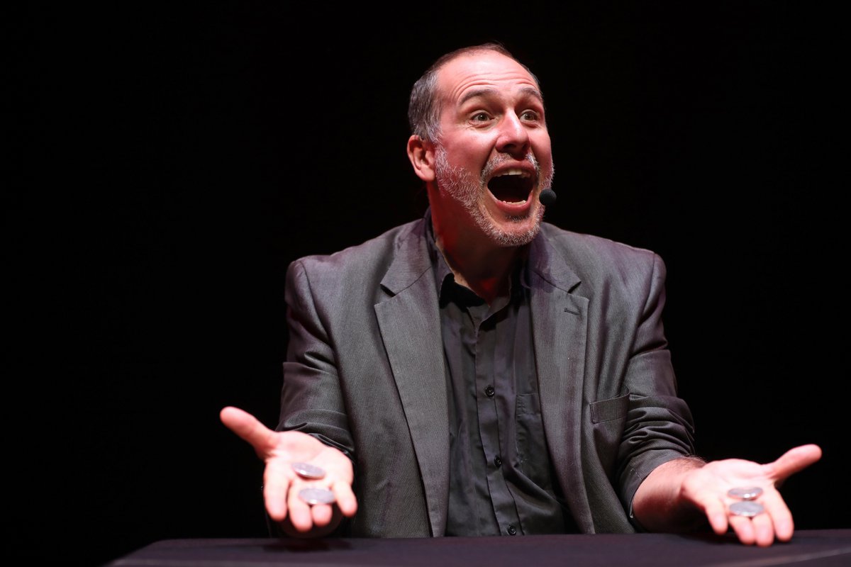 circoprice's tweet photo. ¡Últimas entradas! 🃏 Magia de Cerca del 8 al 11 de febrero, 4 únicas funciones con Nacho Samena, Maga Abril y Joaquin Matas. 

Magia a corta distancia, cartomagia y micromagia.  
🎟️https://t.co/yPss0TBdEm https://t.co/LX8L0ZymmL