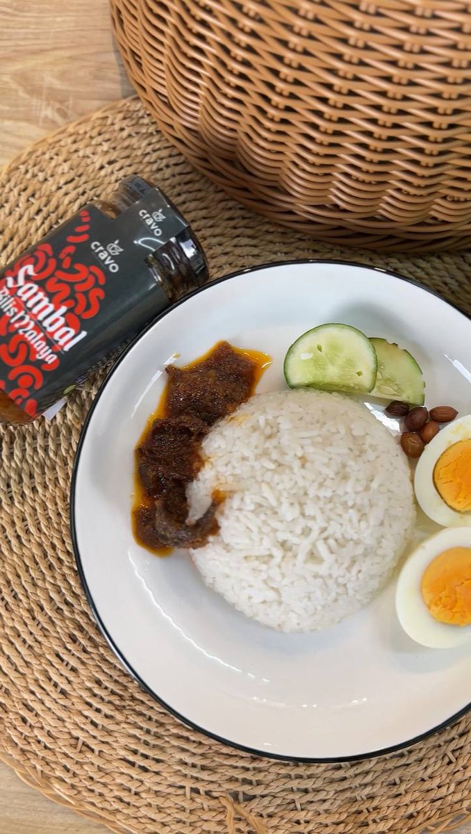 CravoHq's tweet image. &quot;𝐒𝐄𝐍𝐀𝐍𝐆 𝐋𝐀𝐇 𝐍𝐀𝐊 𝐌𝐀𝐊𝐀𝐍 𝐍𝐀𝐒𝐈 𝐋𝐄𝐌𝐀𝐊 𝐋𝐄𝐏𝐀𝐒 𝐍𝐈 𝐊𝐀𝐍!&quot; 😚
Betul korang, senang nak makan nasi lemak lepas ni semudah ABC tauu, bukak je terus boleh makan

KLIK LINK 
mysambalcravo.com

#sambalsedap