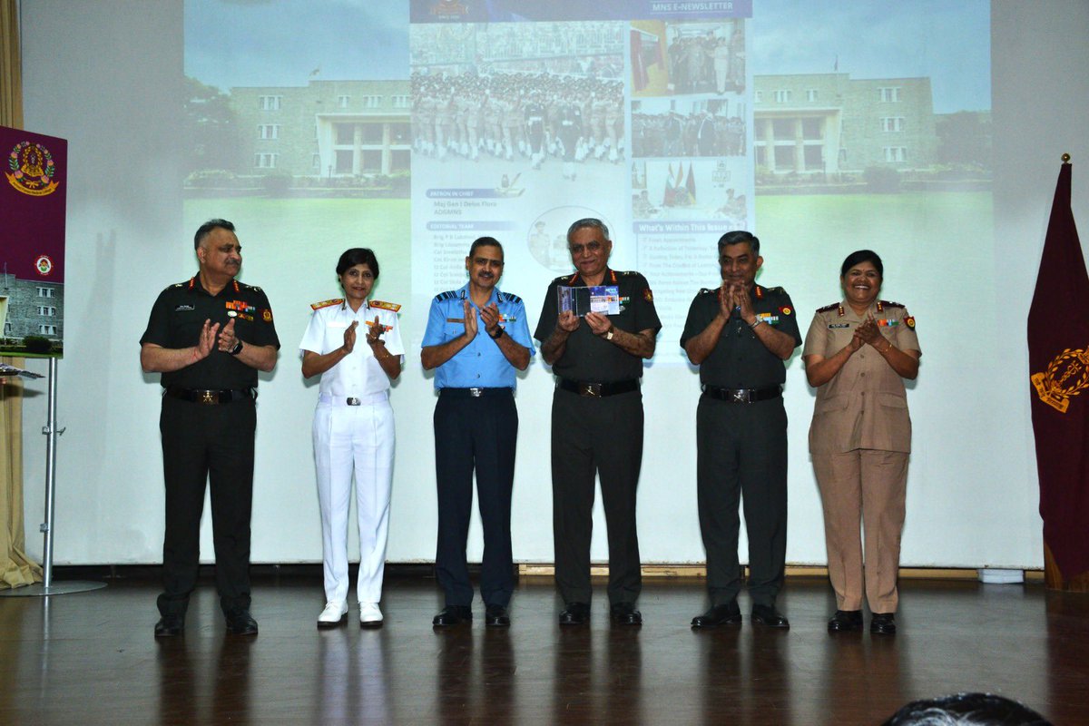 Lt Gen Daljit Singh, #DGAFMS along with senior dignitaries of the #AFMS, released the 7th Edition of #MilitaryNursingService E-news letter 'News & Views’ and CD, during the Inaugural Ceremony of the 72nd #ArmedForcesMedicalConference 2024 on 02 Feb 2024 at #AFMC #Pune.…