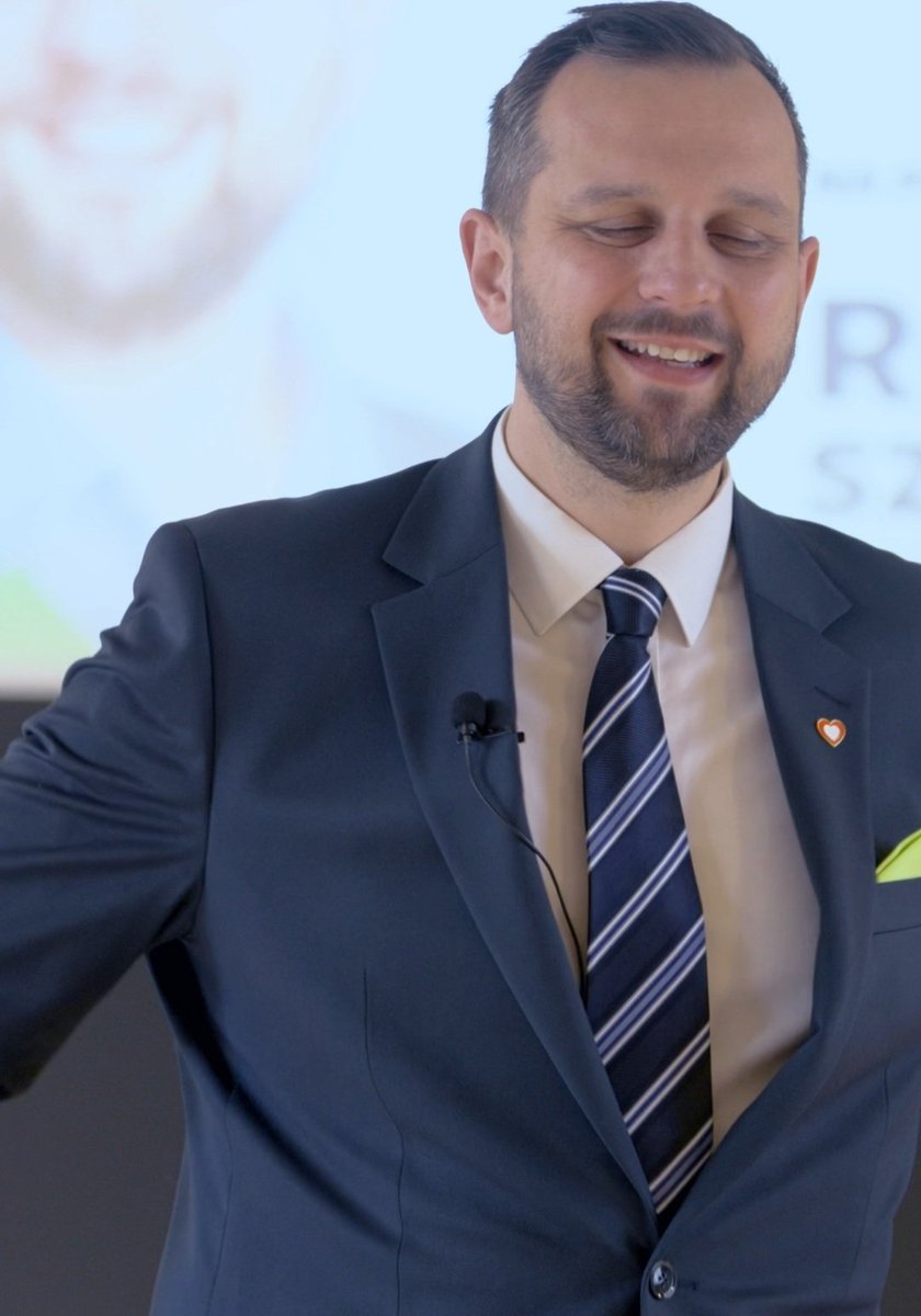 Robert Szewczyk tweet media