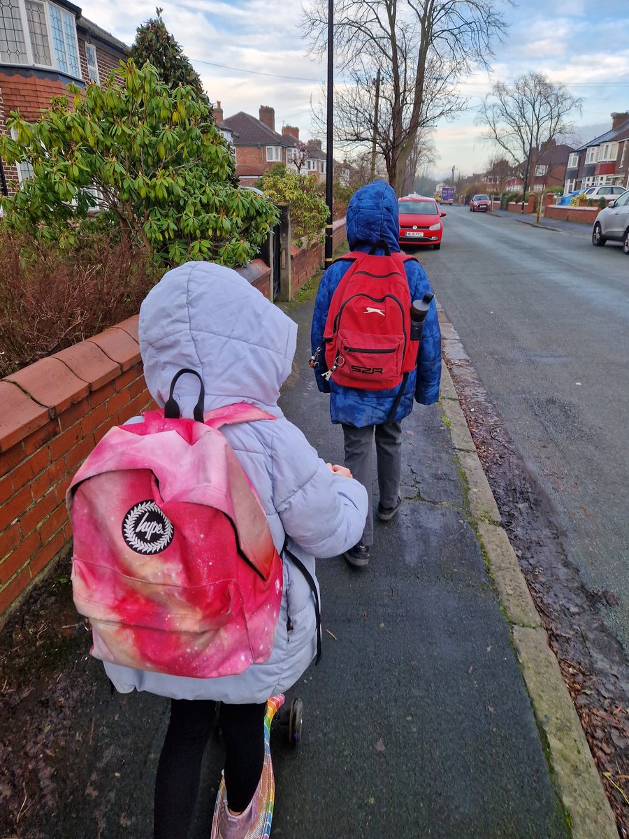 Getting everyone involved on #fitnessfeb24 for <a href="/Mesouk/">Mesothelioma UK</a> this morning 🚶‍♀️🚶‍♂️🚸 <a href="/LD_Asbestos/">Leigh Day Asbestos</a>