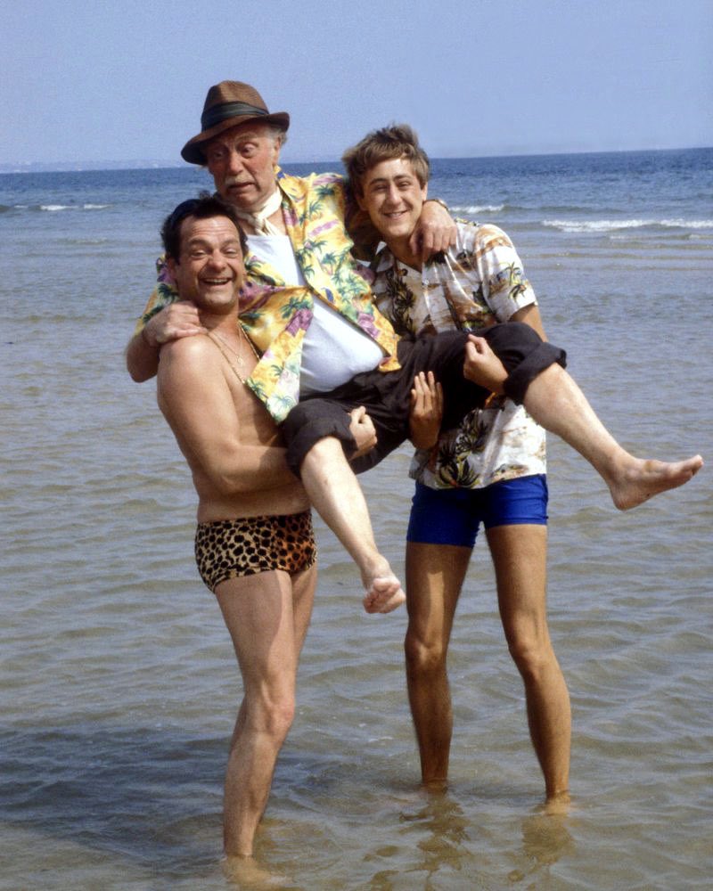 Happy Birthday to Sir #DavidJason, seen here in a publicity still with co-stars Lennard Pearce and Nicholas Lyndhurst on location at Studland Bay in Dorset for the filming of the episode “It Never Rains...” from the #BBC sitcom #OnlyFoolsAndHorses