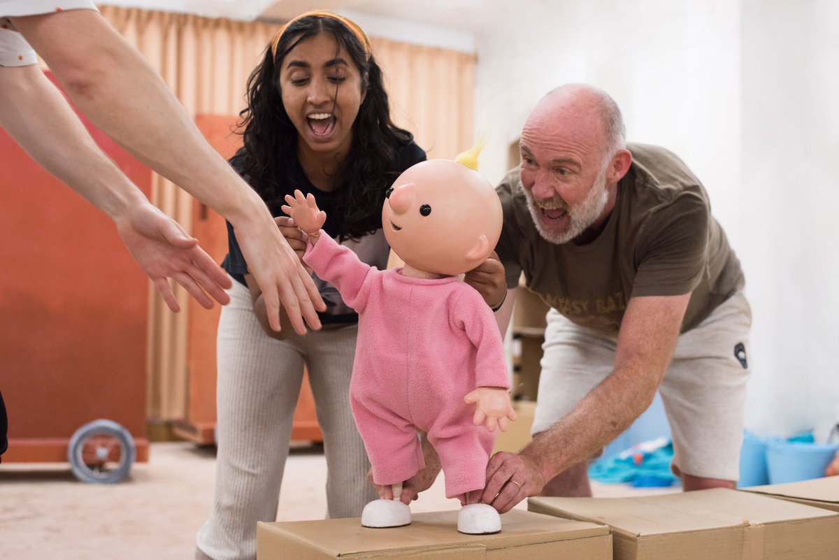 TheatreRoyalNew's tweet photo. 'We're Going on a Bear Hunt' opens in three weeks! 🐻📖

Join our intrepid family and their musical dog on a quest to find a bear! 🐻👨‍👨‍👧‍👦

📅 Fri 23 – Sun 25 Feb
ℹ Accessible perfs available
🎟 https://t.co/kCjgh7DXoM
🎭 @bearhuntlive https://t.co/H6ewtRfvrV