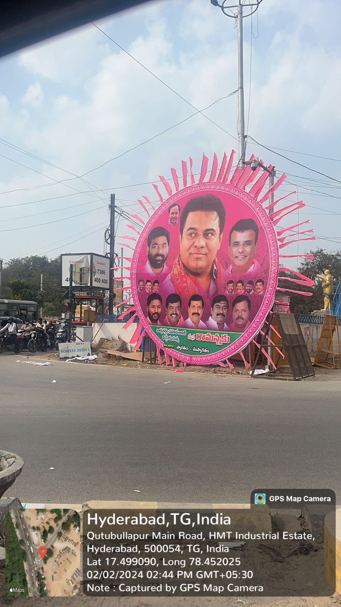 Quthubullapur_'s tweet photo. Hey @Director_EVDM @DRFEVDM @CommissionrGHMC A huge banner beside the main road in quthubulapur circle raises concerns about citizen safety. Immediate action is crucial to ensure public safety. https://t.co/kkOu0DwAHg